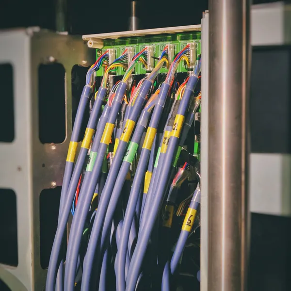 Многомодовое оптоволокно: преимущества и недостатки Многомодовое оптоволокно: преимущества и недостатки